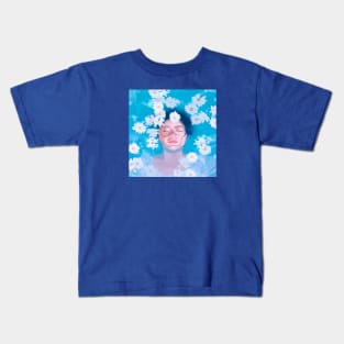 WOMAN IN WATER Kids T-Shirt